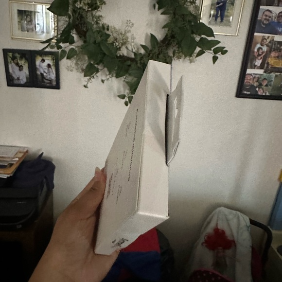 OtterBox Symmetry Series iPhone 16 Case in juniper color - Picture 3 of 6